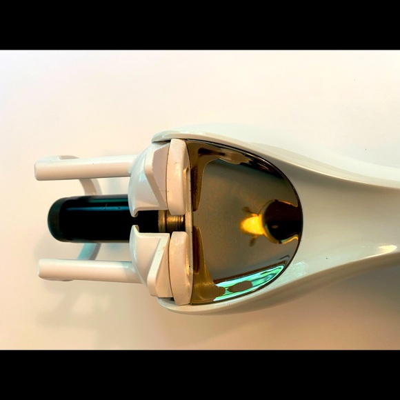 InStyler Tulip self curling iron. - Picture 2 of 5